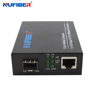 متوافق مع IEEE 802.3 10 / 100M RJ45 To SFP Fiber Media Converter